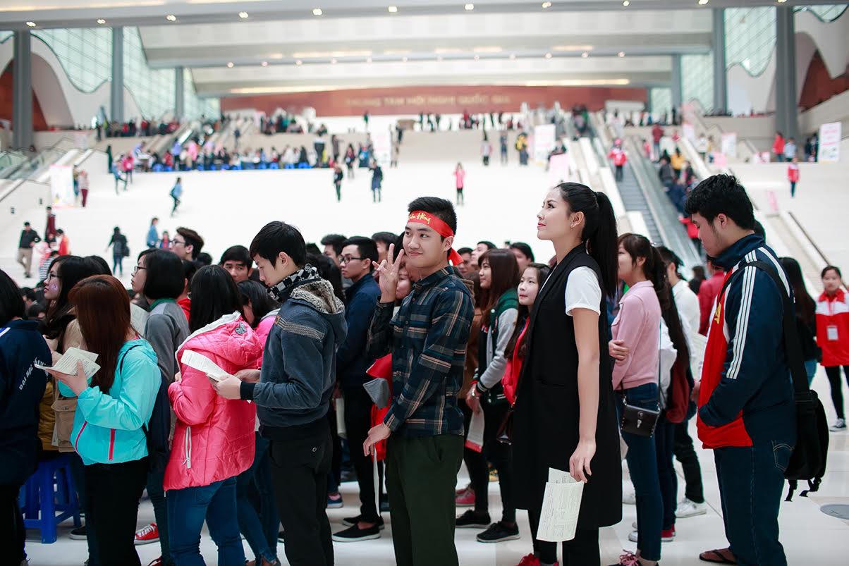 HH biển Nguyễn Thị Loan hạnh phúc khi được hiến máu cứu người